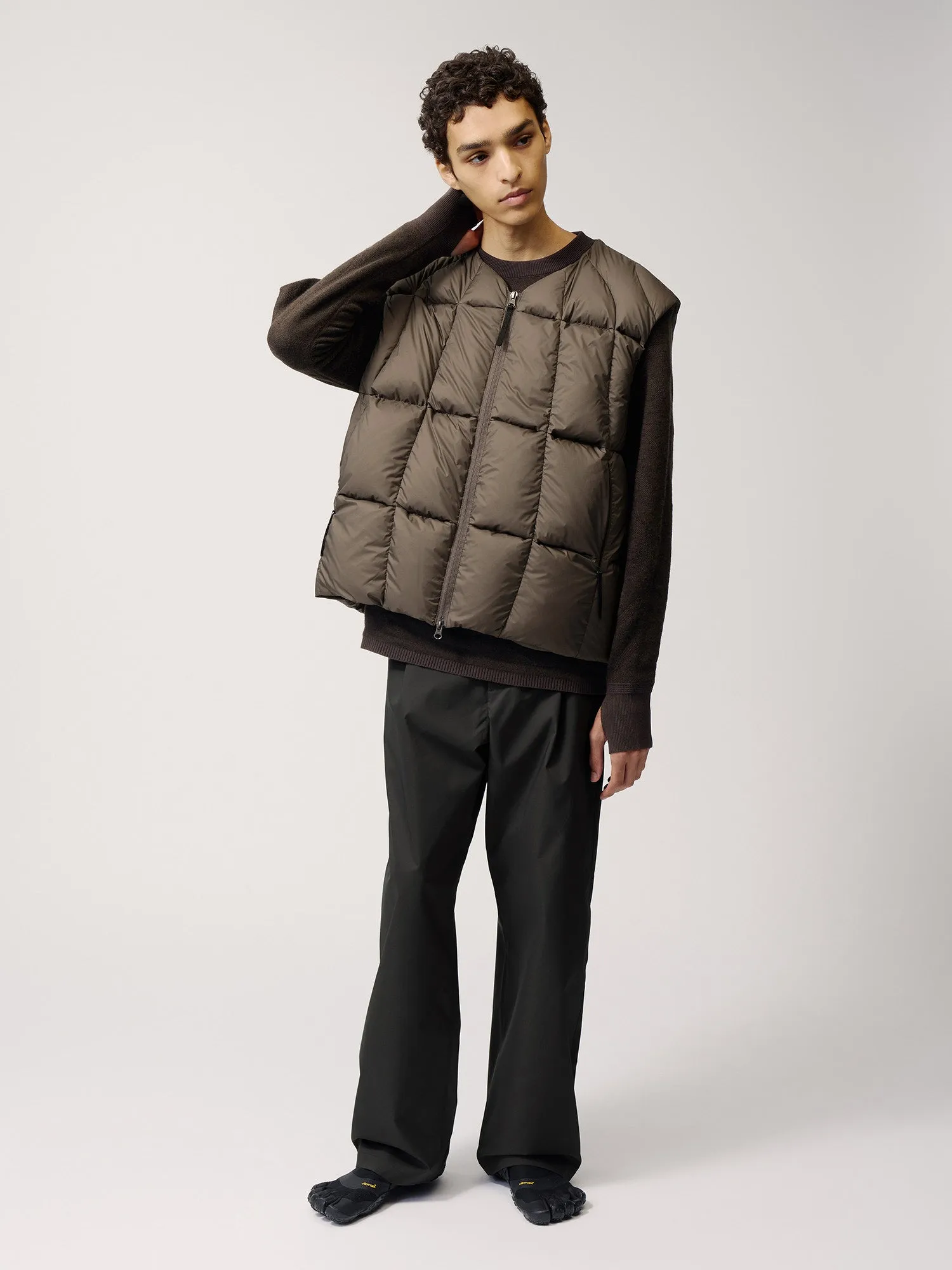 Three-Dimensional Down Light Vest